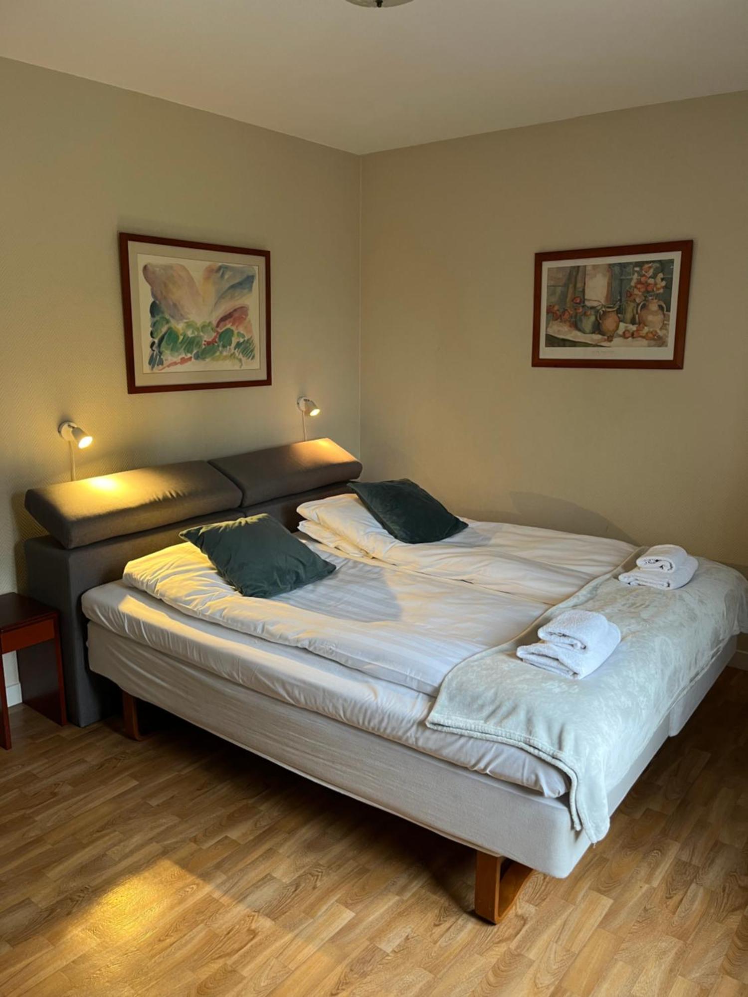 Vaesterhoejdsgarden Skovde Ngoại thất bức ảnh